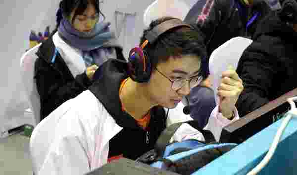 新形态的发 新形态的发