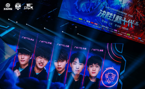 草动都可能 草动都可能